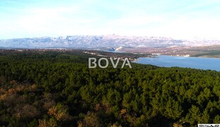 Građevinski teren 693 m2 &ndash; Pridraga *Uz prometnicu* (ID-2393/D)