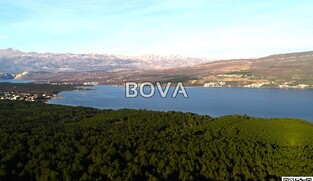 Građevinski teren 693 m2 &ndash; Pridraga *Uz prometnicu* (ID-2393/D)