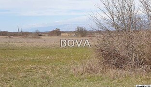 Građevinsko zemlji&scaron;te 2283 m2 &ndash; Suhovare *Uz javni put* (ID-2510/A)