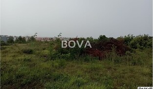 Građevinsko zemlji&scaron;te 607 m2 &ndash; Vrsi *Uz prometnicu* (ID-2538/E)